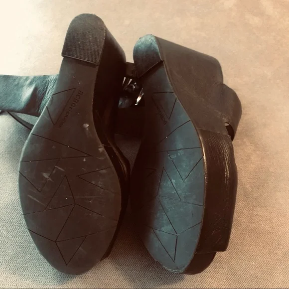BCBG genuine leather black wedge shoes.See photos for wear.Double strap,open toe - Picture 7 of 11